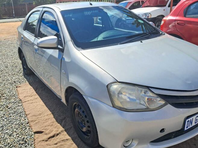 Toyota Etios sedan 2015