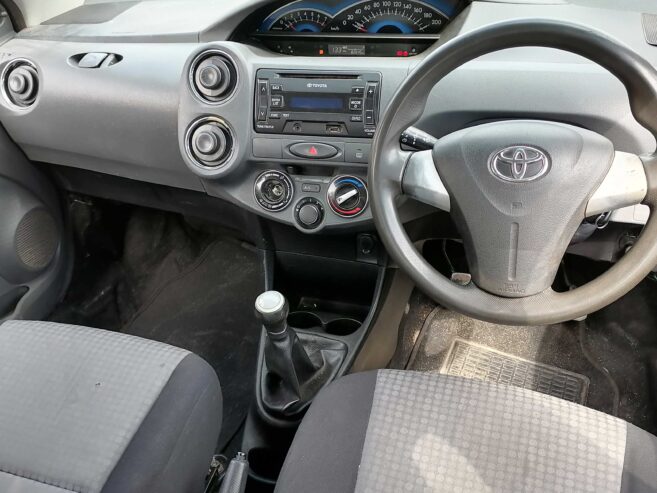 Toyota Etios hatchback 2014