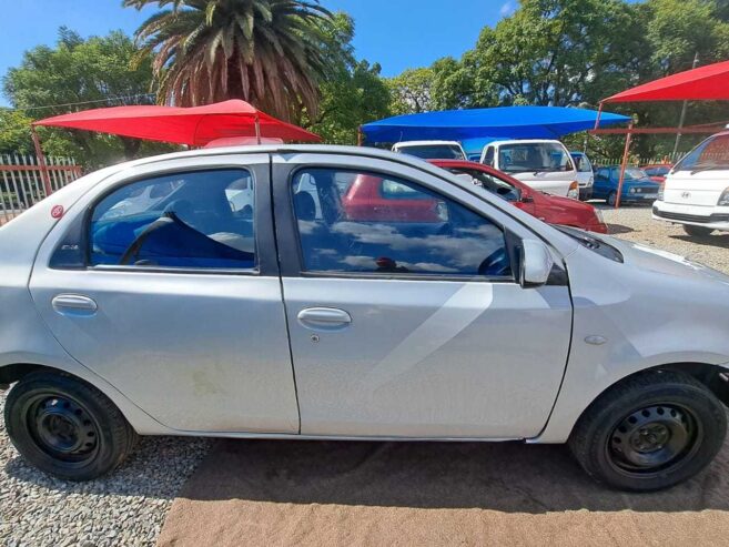 Toyota Etios sedan 2015