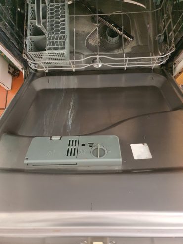 Russell Hobbs dish washer